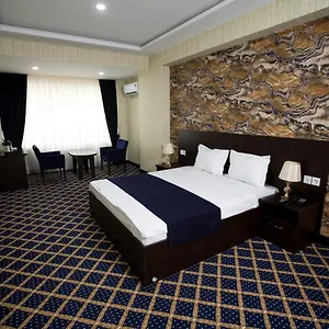 Otel Kristal, Bakü
